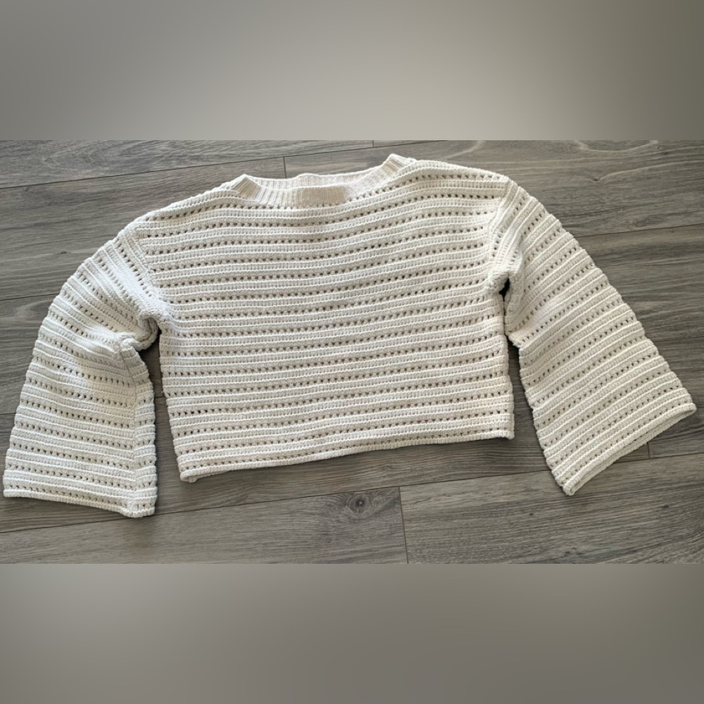Love Stitch cropped boxy bell sleeve boho knit sweater cottage core Medium